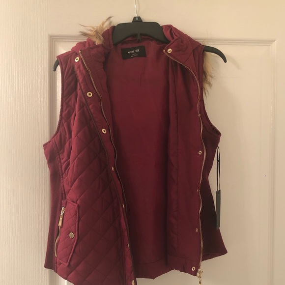 Vest - Picture 2 of 3